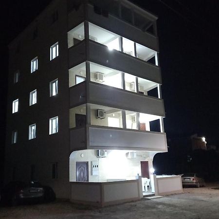 Md Apartmani ชานจ์ ภายนอก รูปภาพ